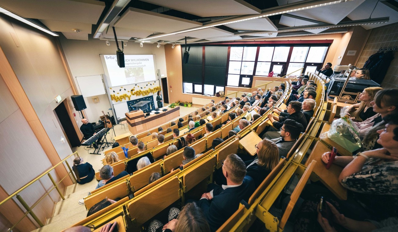 Hebammenwissenschaften Abschluss Reden 021 ST s