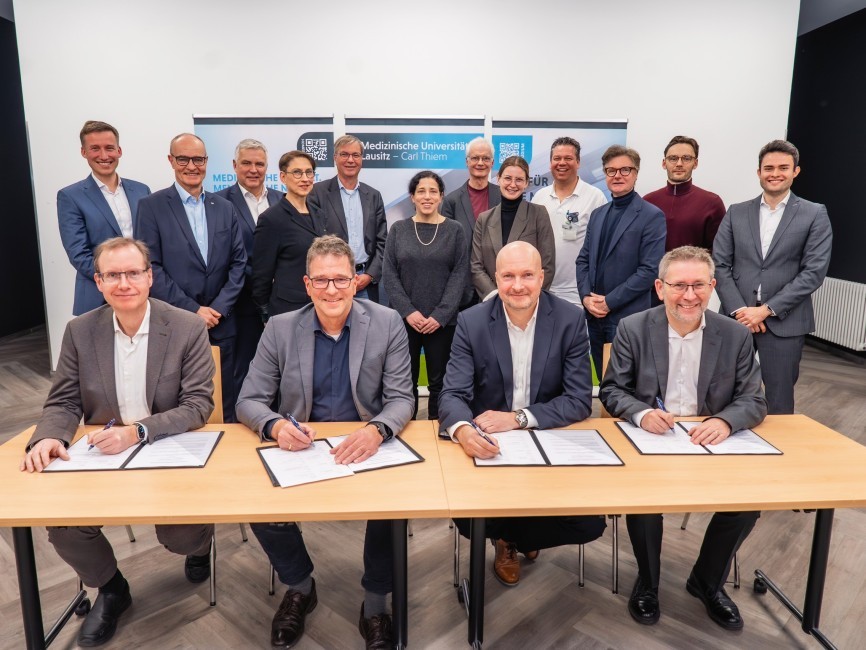 LifeSaver Vertragsunterzeichnung 1