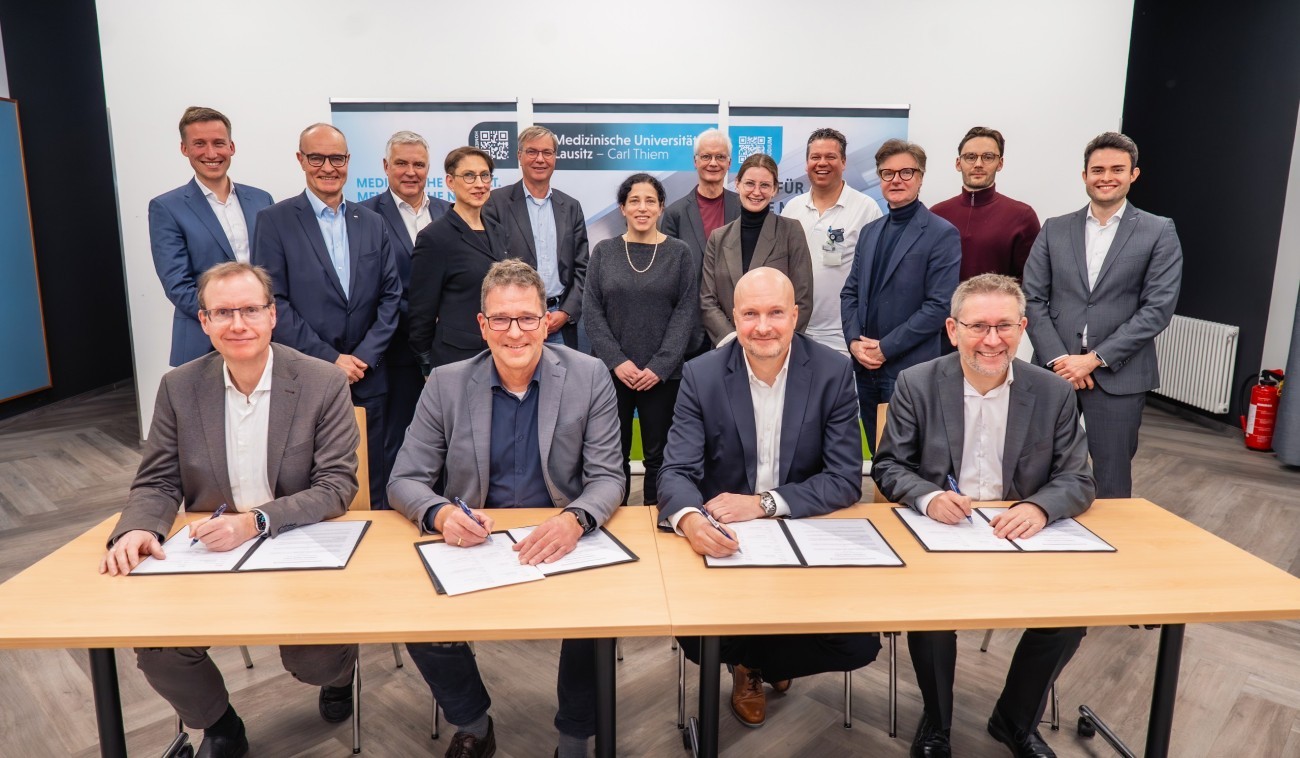 LifeSaver Vertragsunterzeichnung 1