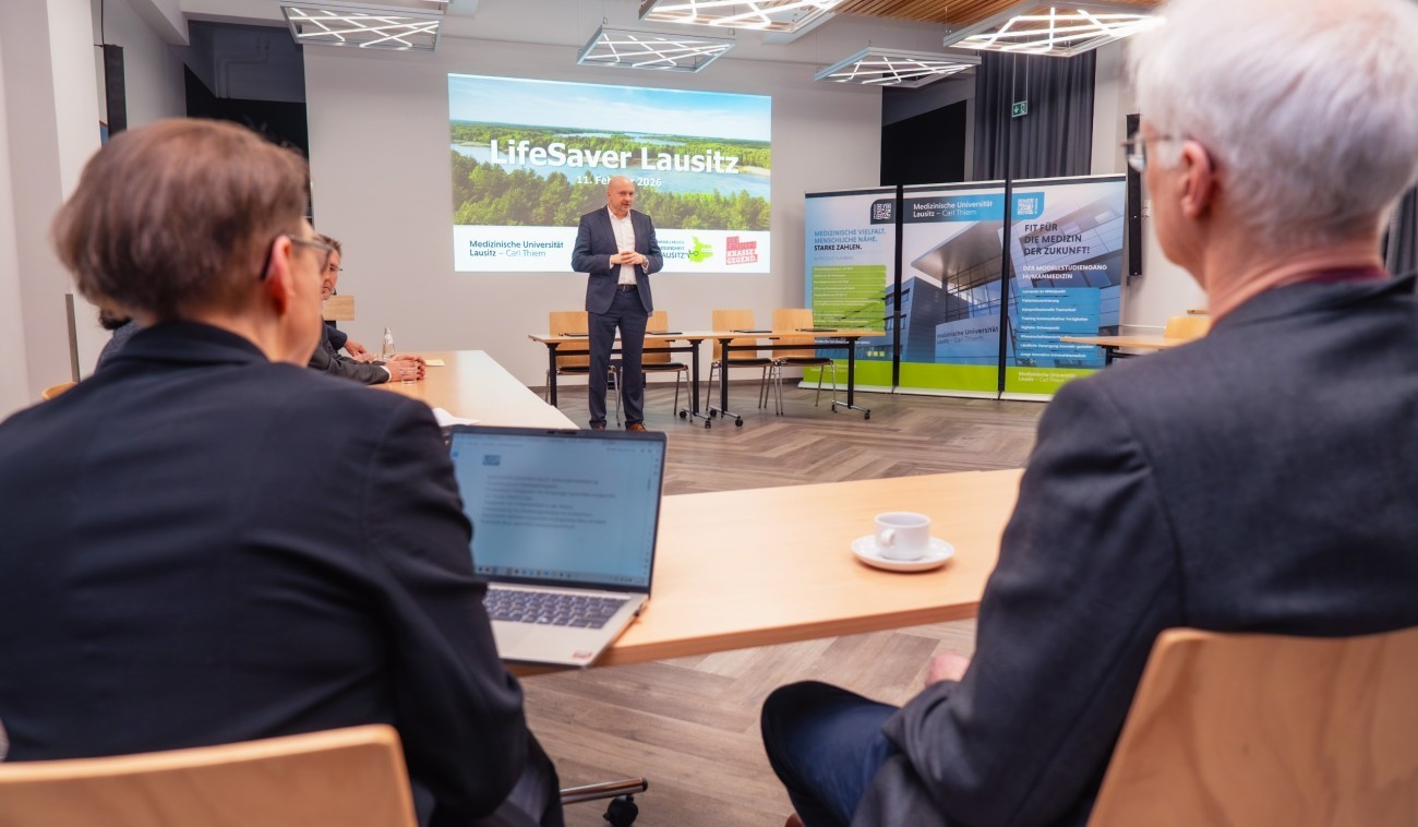 LifeSaver Vertragsunterzeichnung 3