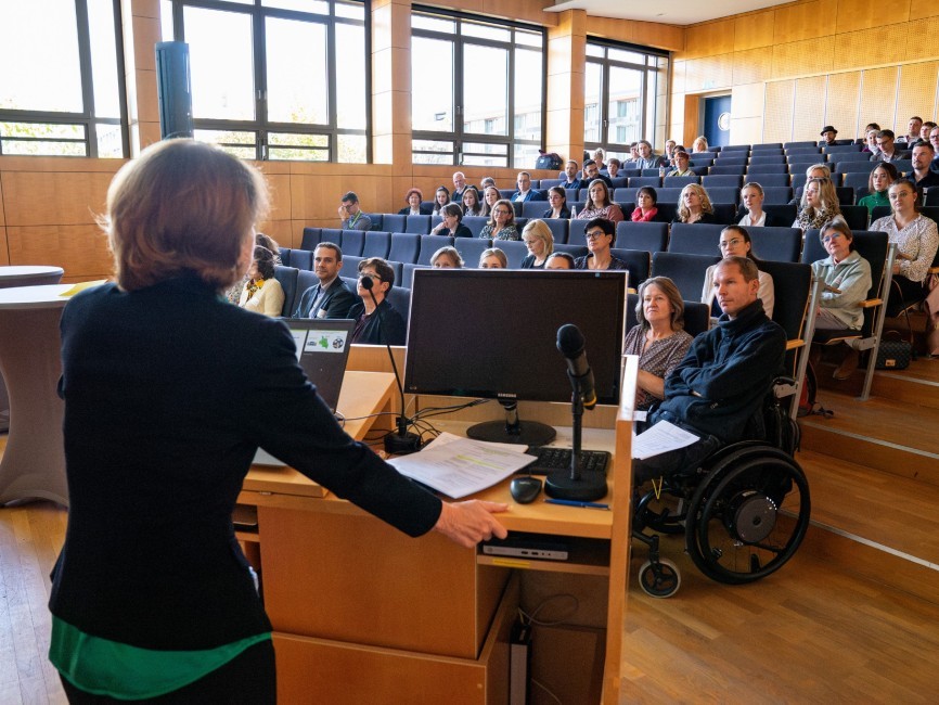 Ringen um ausländisches Personal