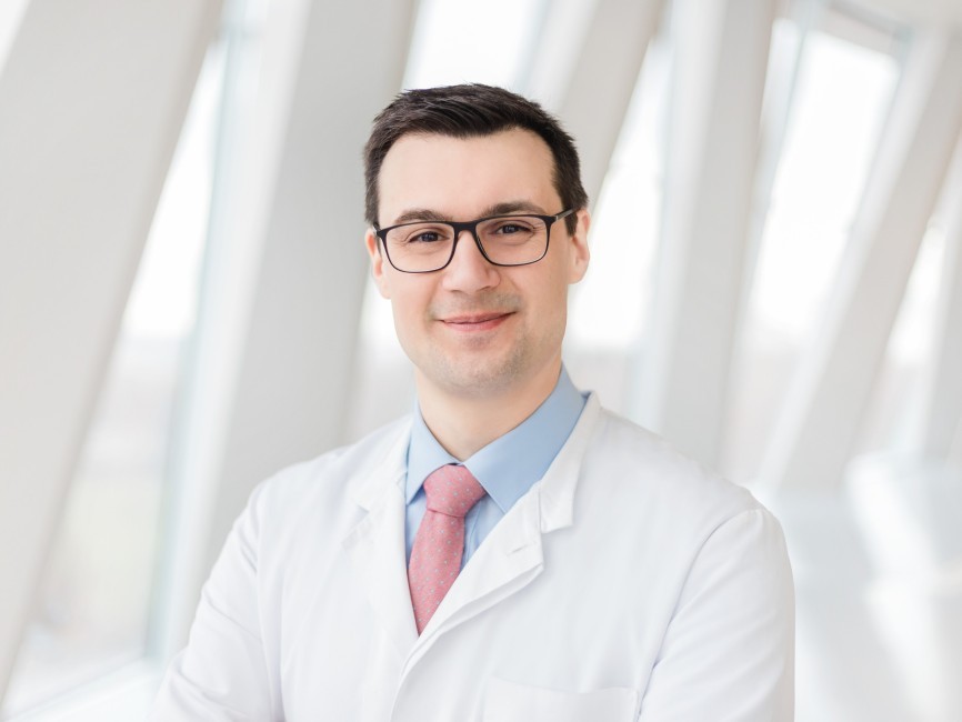 PD Dr med Matthias L Zuchowski