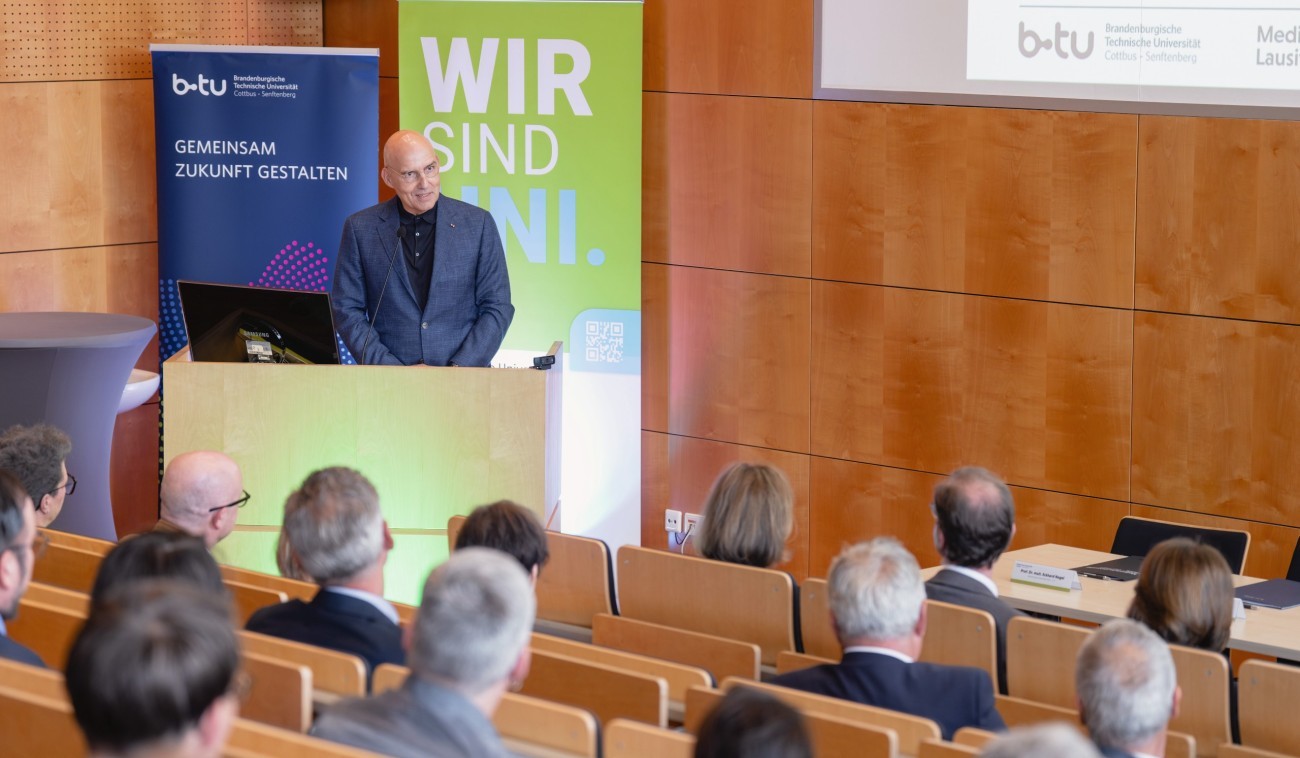 Unterzeichnung Kooperation Foto 5