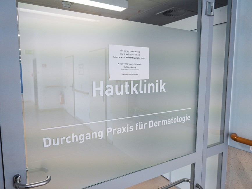 Foto Dermatologie quer neu